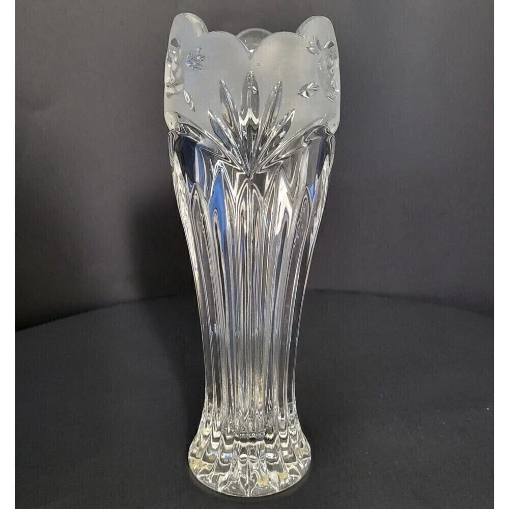 VTG Oneida Crystal Bud Vase Southern Garden Pattern Rose Design on Frost Border